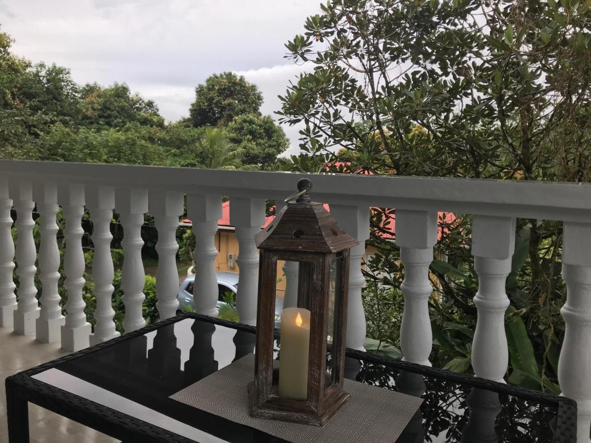 Tropical Garden Self Catering Villa วิกตอเรีย ภายนอก รูปภาพ